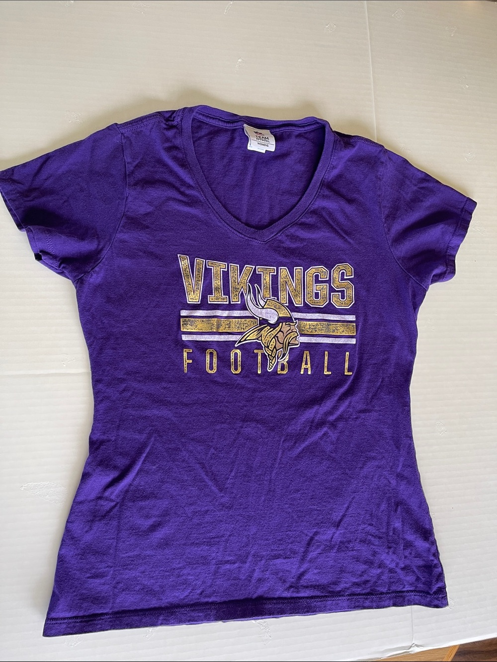 Womenโs NFL team apparel